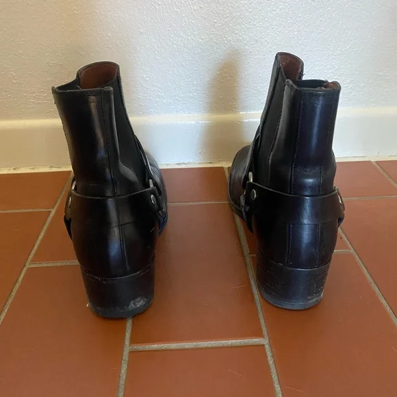 Frye Veronica Harness Short Boot Size 8.5 Womens - Picture 3 of 9